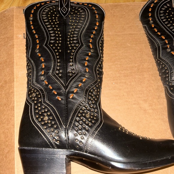 Beautiful,stunning Frye black boots with gorgeous studs on them zipper on side - Picture 7 of 10